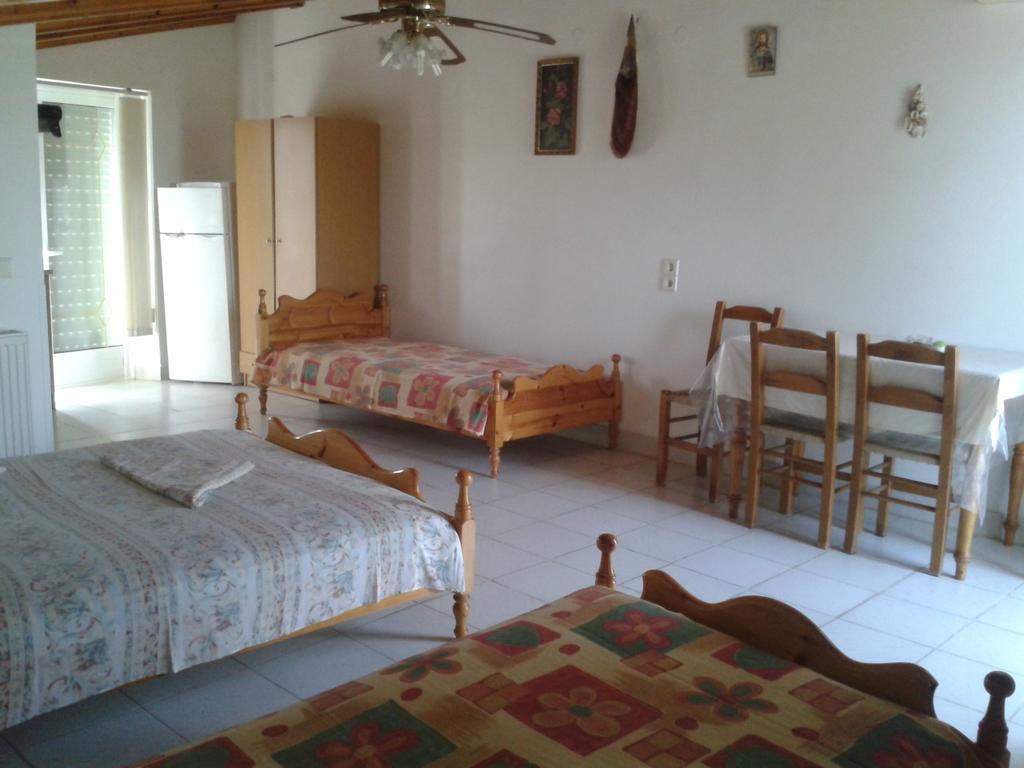 Ferienwohnung Efterpi Aggeli Loutrópolis Thermís Zimmer foto