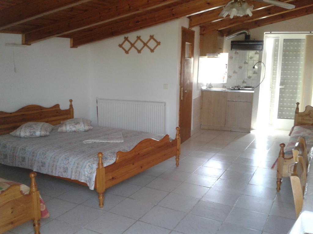 Ferienwohnung Efterpi Aggeli Loutrópolis Thermís Zimmer foto